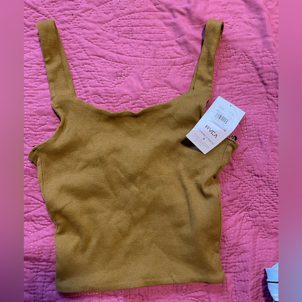 Woman’s RVCA tank top